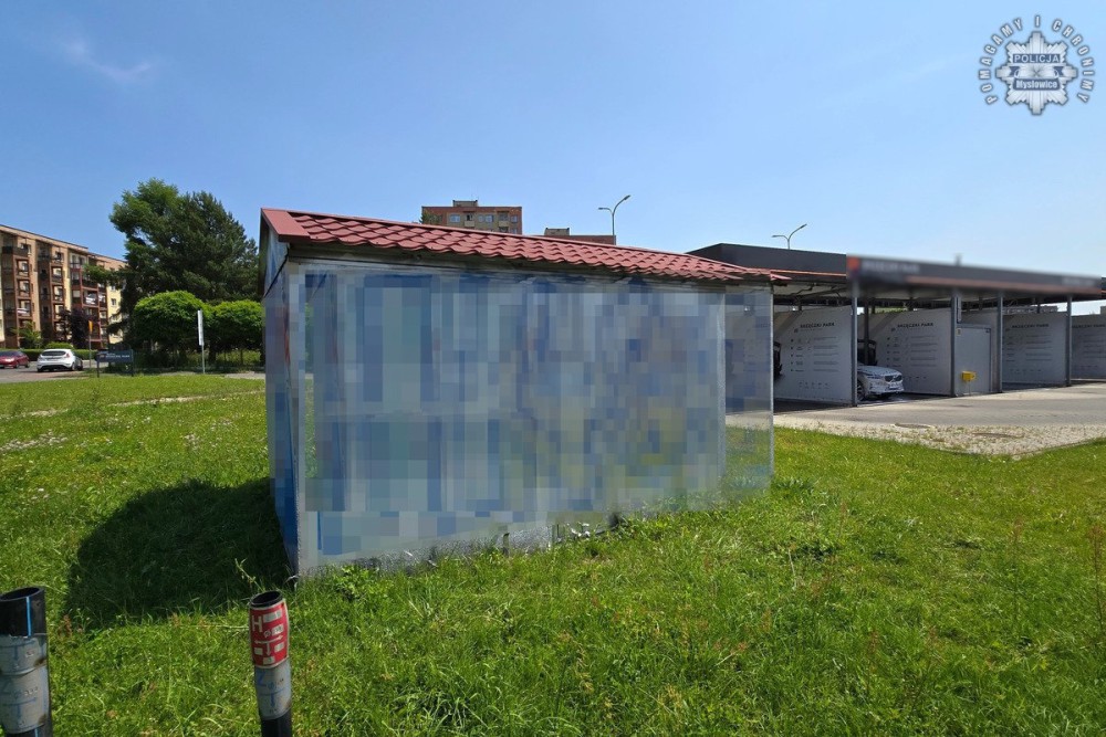 28 latek zatrzymany za malowanie graffiti na budynku transformatorowni w Mysłowicach