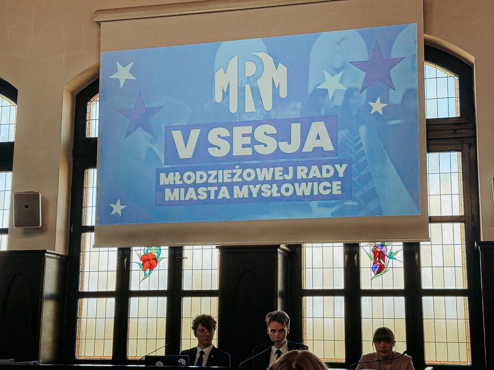 Młodzieżowi radni z Mysłowic znowu pokazali swoją aktywność. V sesja pełna ważnych decyzji i wzruszeń